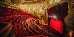 The Chicago Theatre Tour Experience